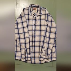 Wrangler men's button up size large